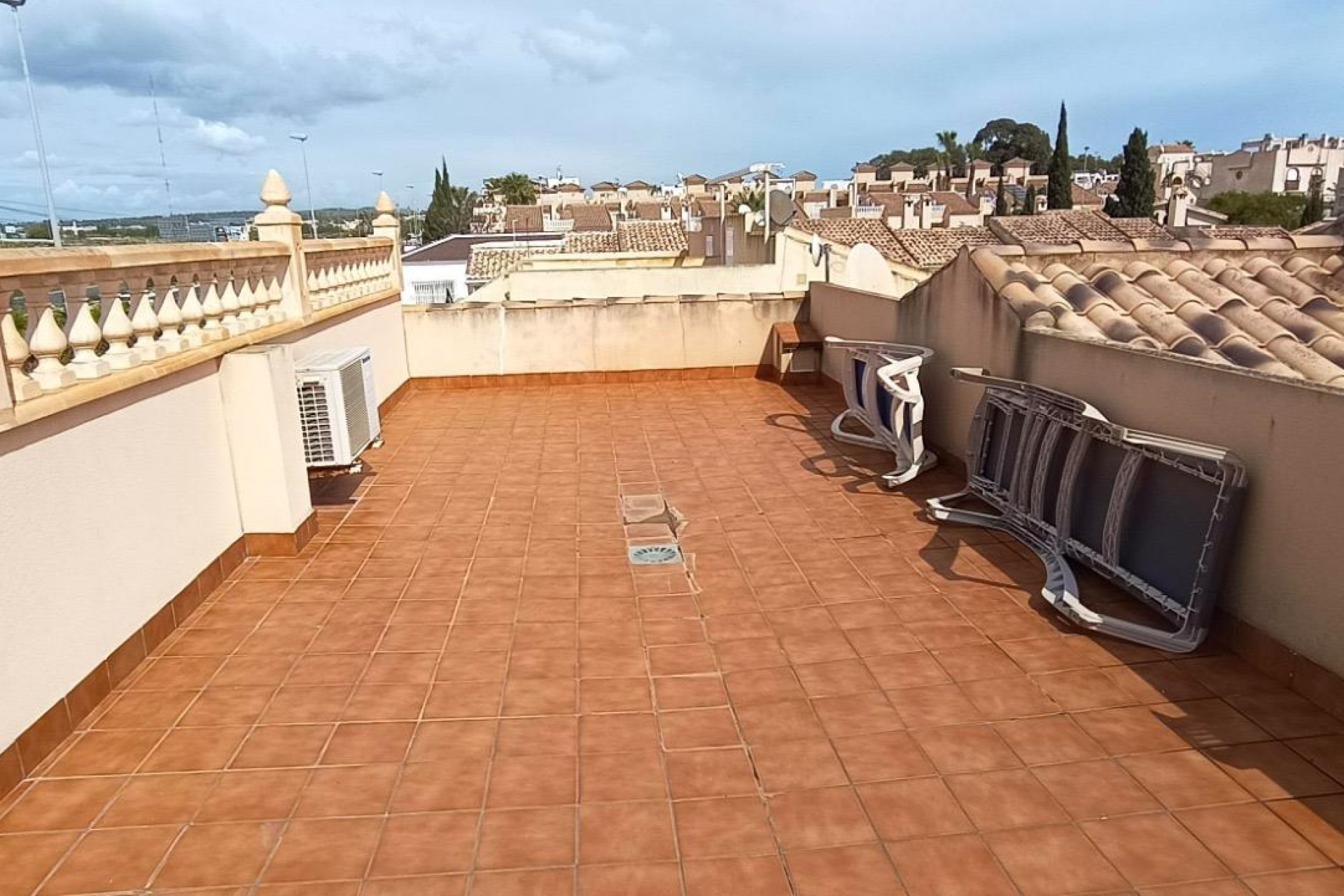 Brukt - Semi Detached -
Guardamar del Segura - Urbanizaciones