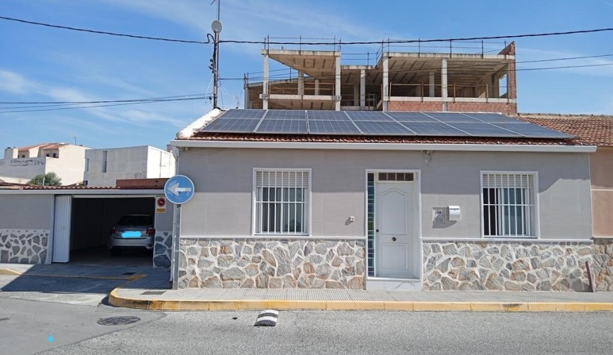 Brukt - Semi Detached -
Los Montesinos - PUEBLO CENTRO