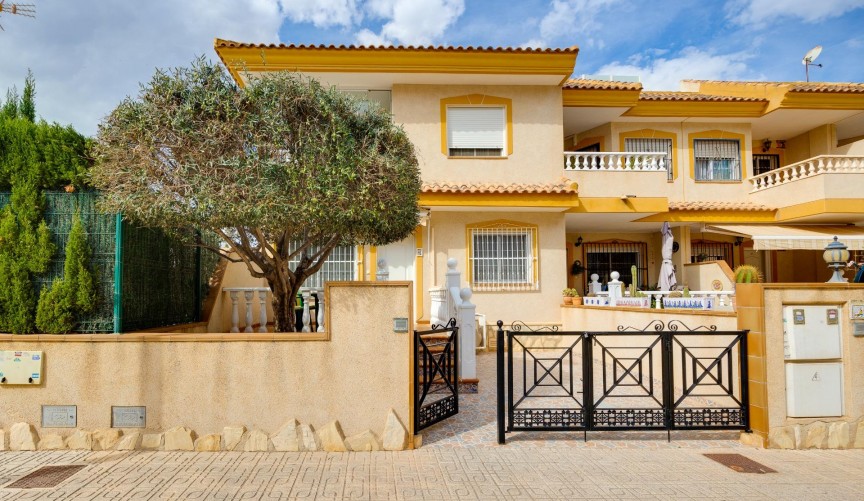 Brukt - Semi Detached -
Orihuela Costa - Villamartín