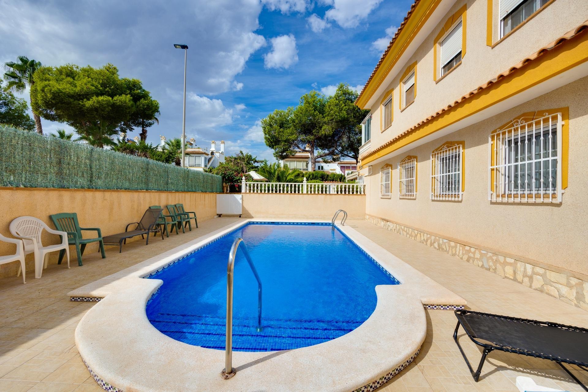 Brukt - Semi Detached -
Orihuela Costa - Villamartín