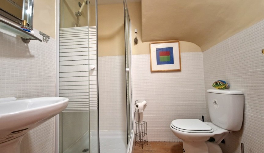 Brukt - Semi Detached -
Relleu - Inland