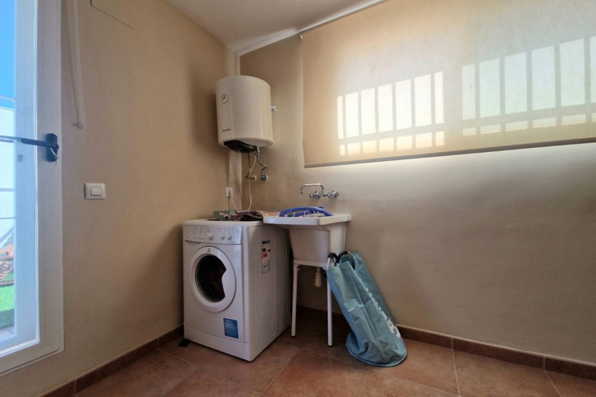 Brukt - Semi Detached -
Relleu - Inland