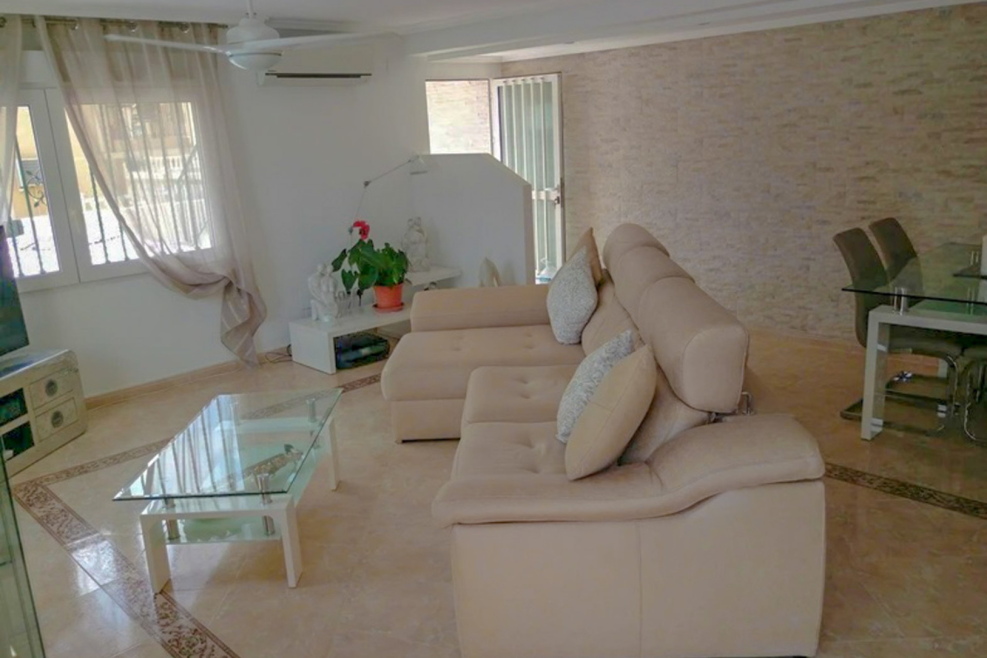 Brukt - Semi Detached -
Villamartin - Costa Blanca