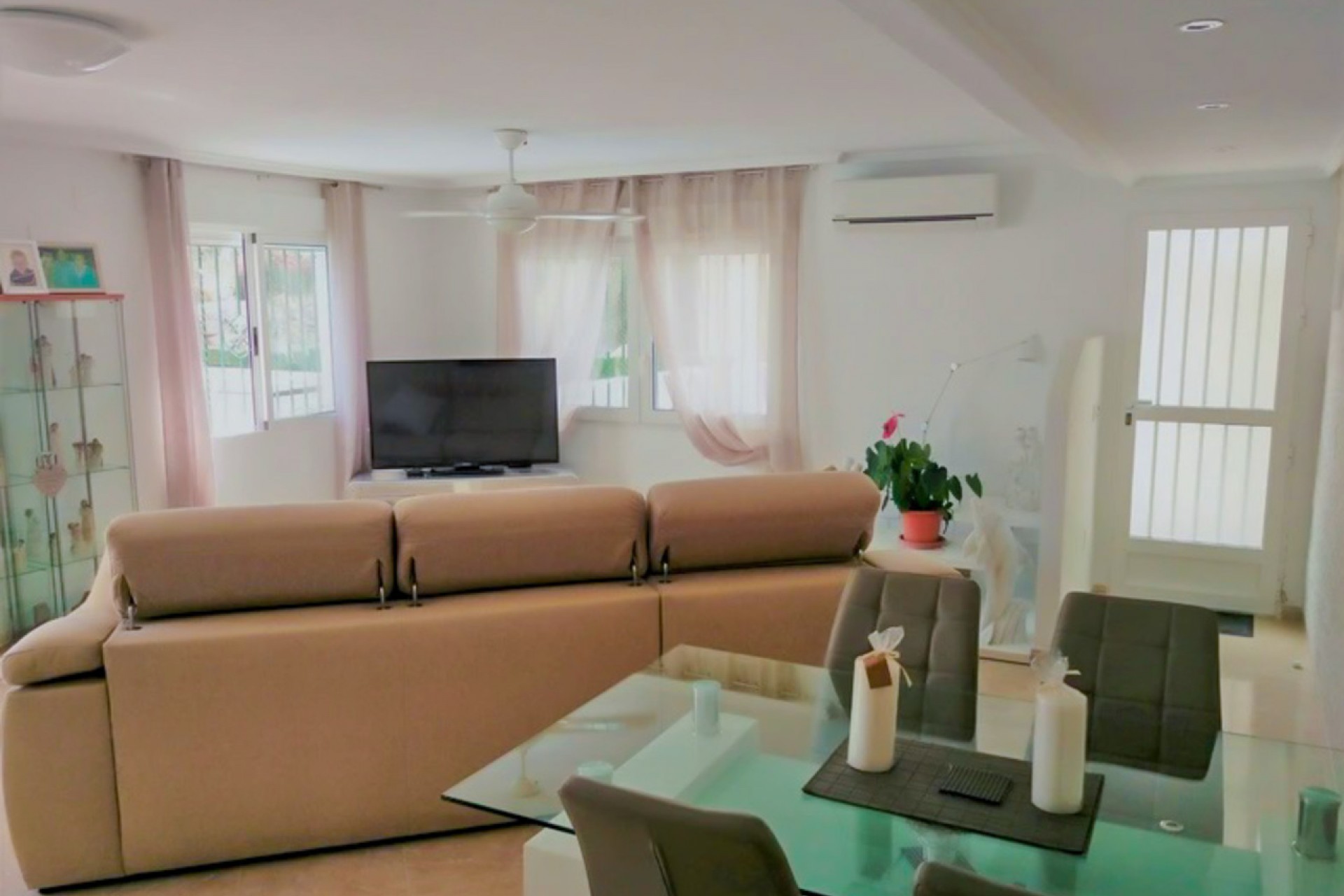 Brukt - Semi Detached -
Villamartin - Costa Blanca