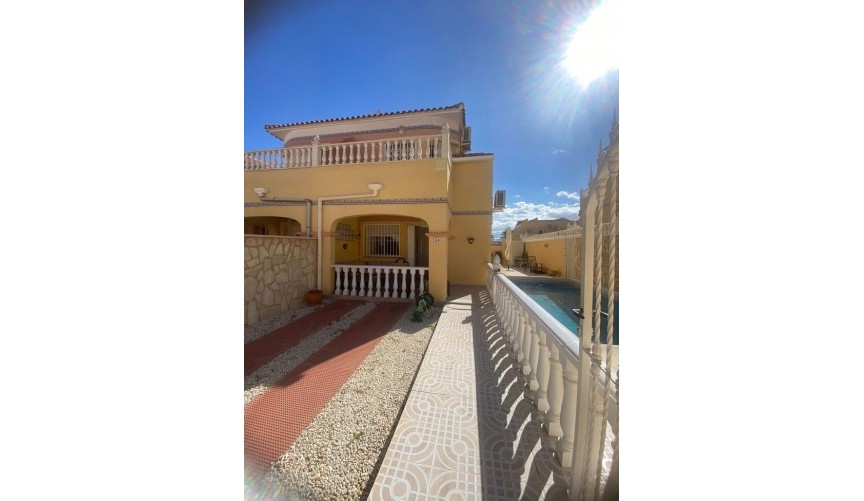 Brukt - Semi Detached -
Villamartin - Costa Blanca