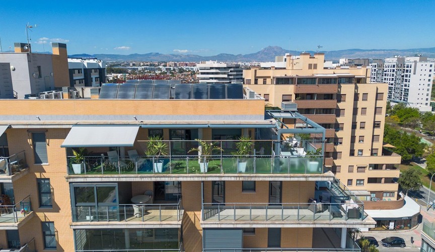 Brukt - Toppleilighet -
Alicante - Pau 5