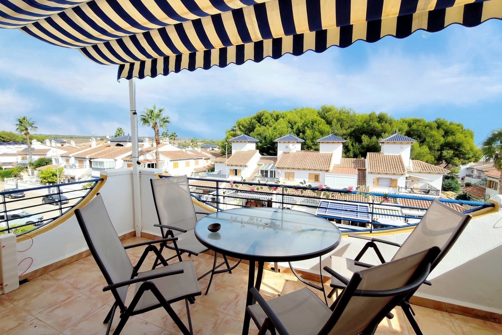 Brukt - Toppleilighet -
Mil Palmeras - Costa Blanca