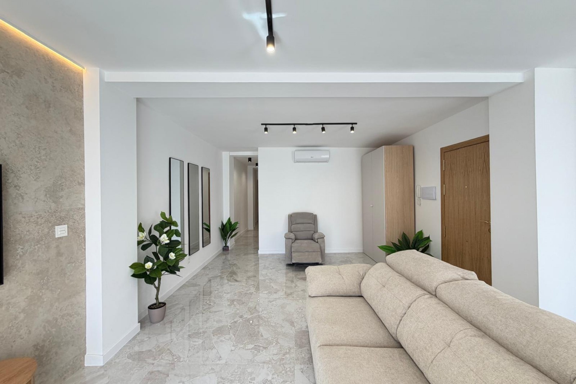 Brukt - Toppleilighet -
Torrevieja - Estacion De Autobuses