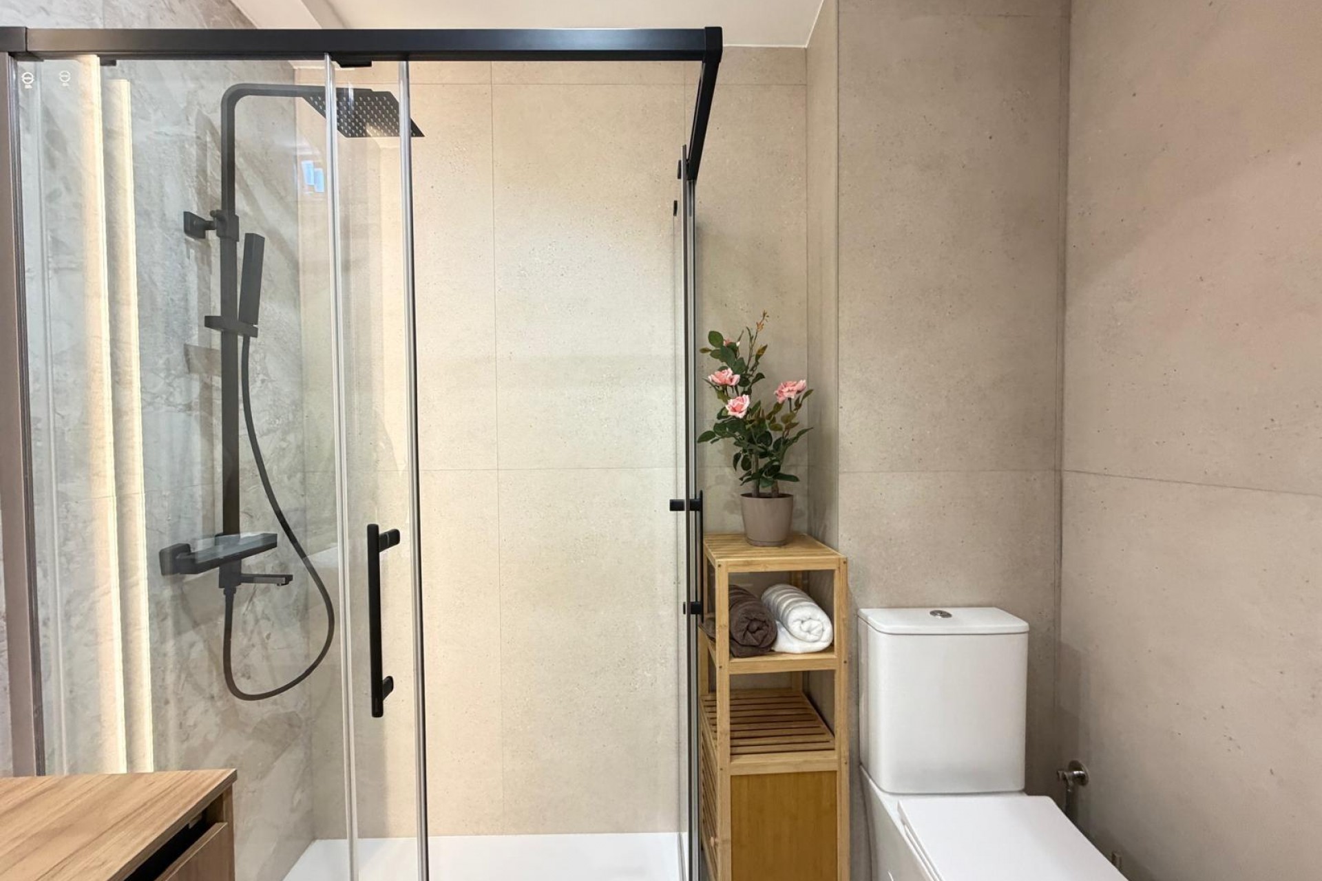 Brukt - Toppleilighet -
Torrevieja - Estacion De Autobuses