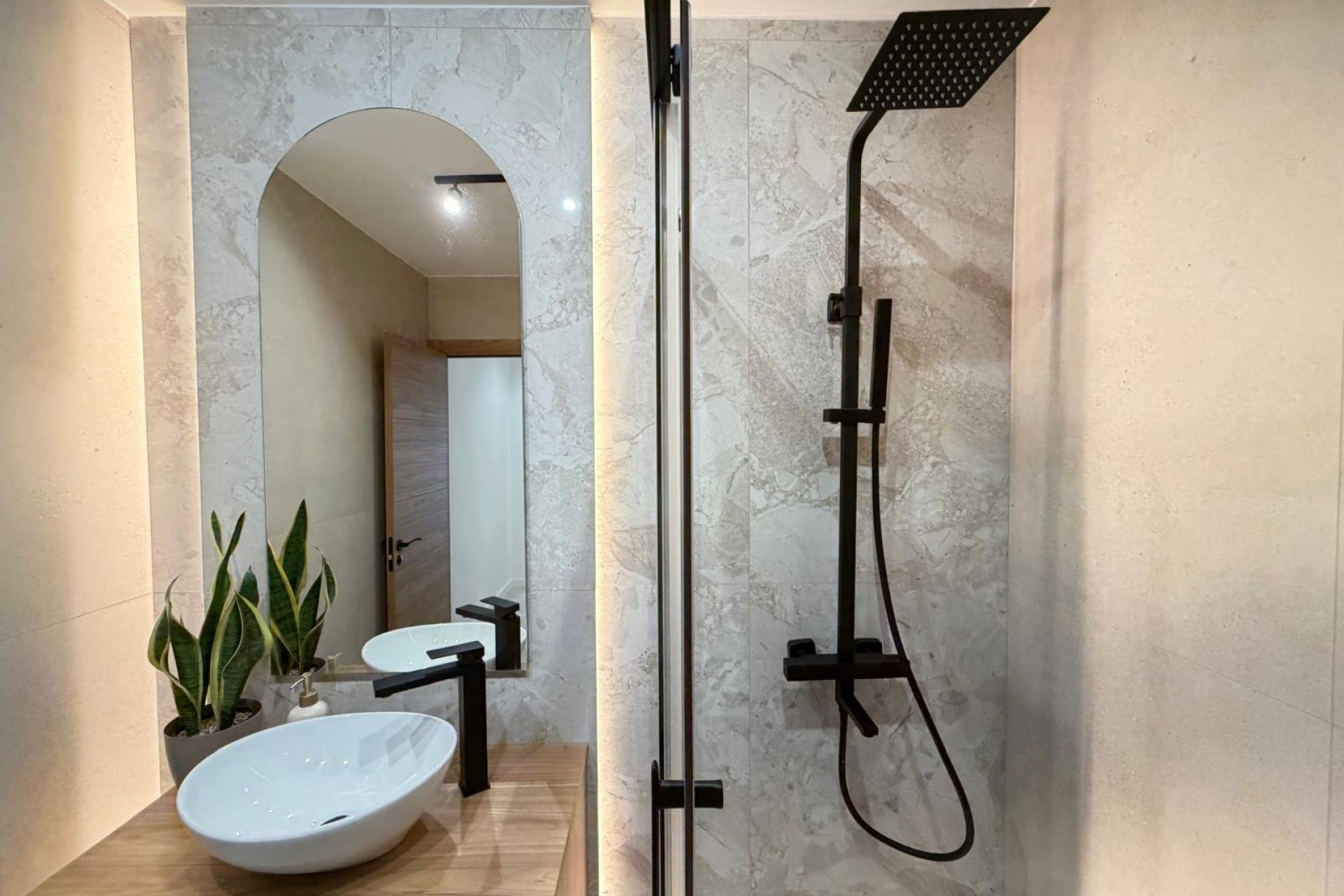 Brukt - Toppleilighet -
Torrevieja - Estacion De Autobuses