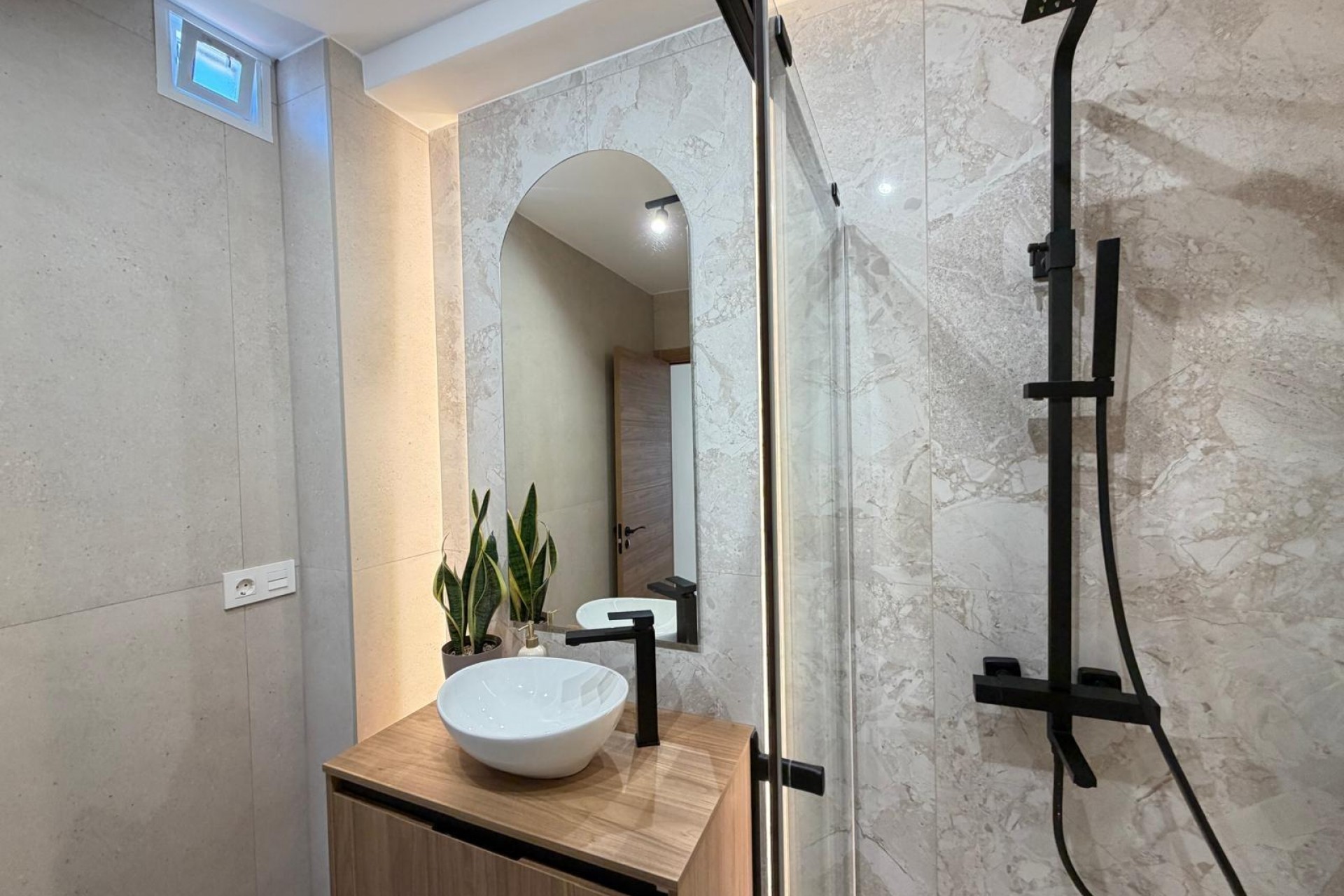 Brukt - Toppleilighet -
Torrevieja - Estacion De Autobuses