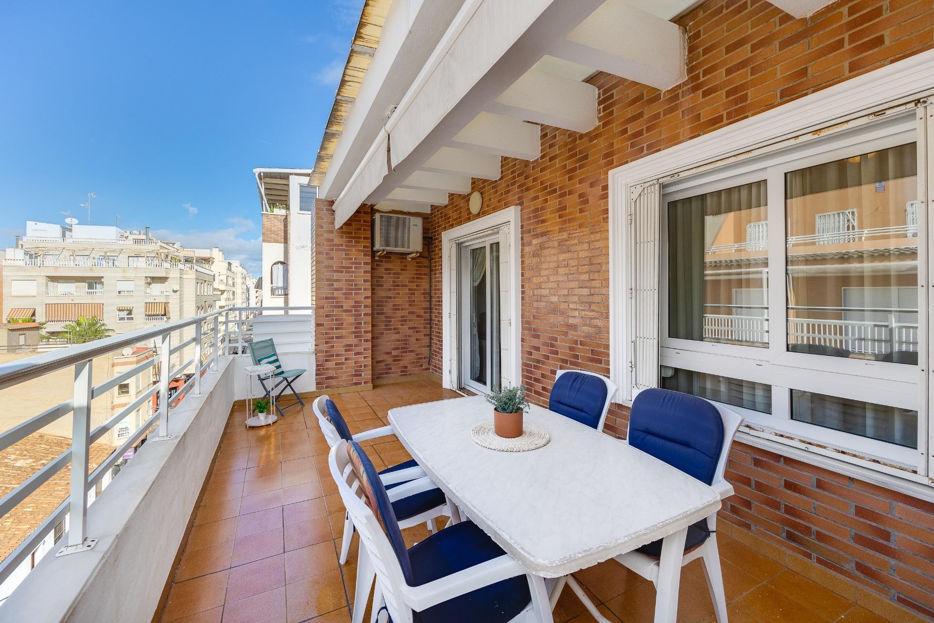 Brukt - Toppleilighet -
Torrevieja - Paseo Maritimo