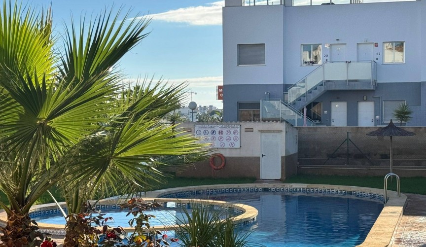 Brukt - Tosidig -
Orihuela - Los Balcones Y Los Altos