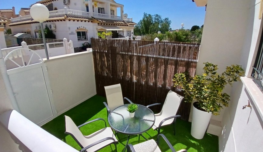 Brukt - Tosidig -
Orihuela - Urbanización Perla Del Mar