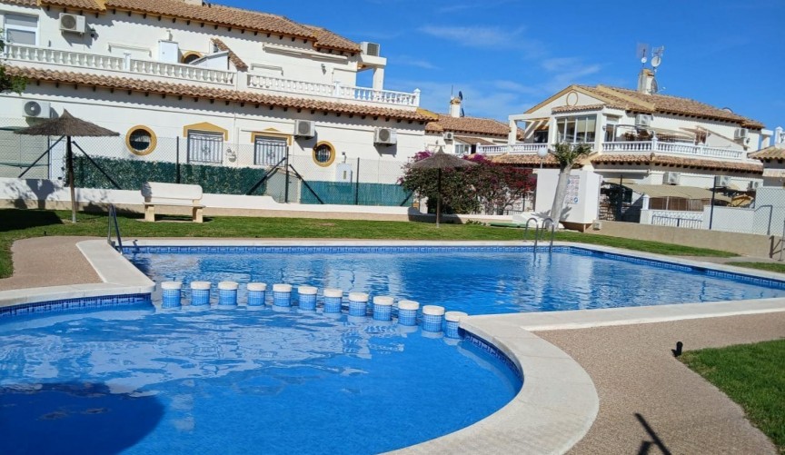 Brukt - Tosidig -
Orihuela - Urbanización Perla Del Mar