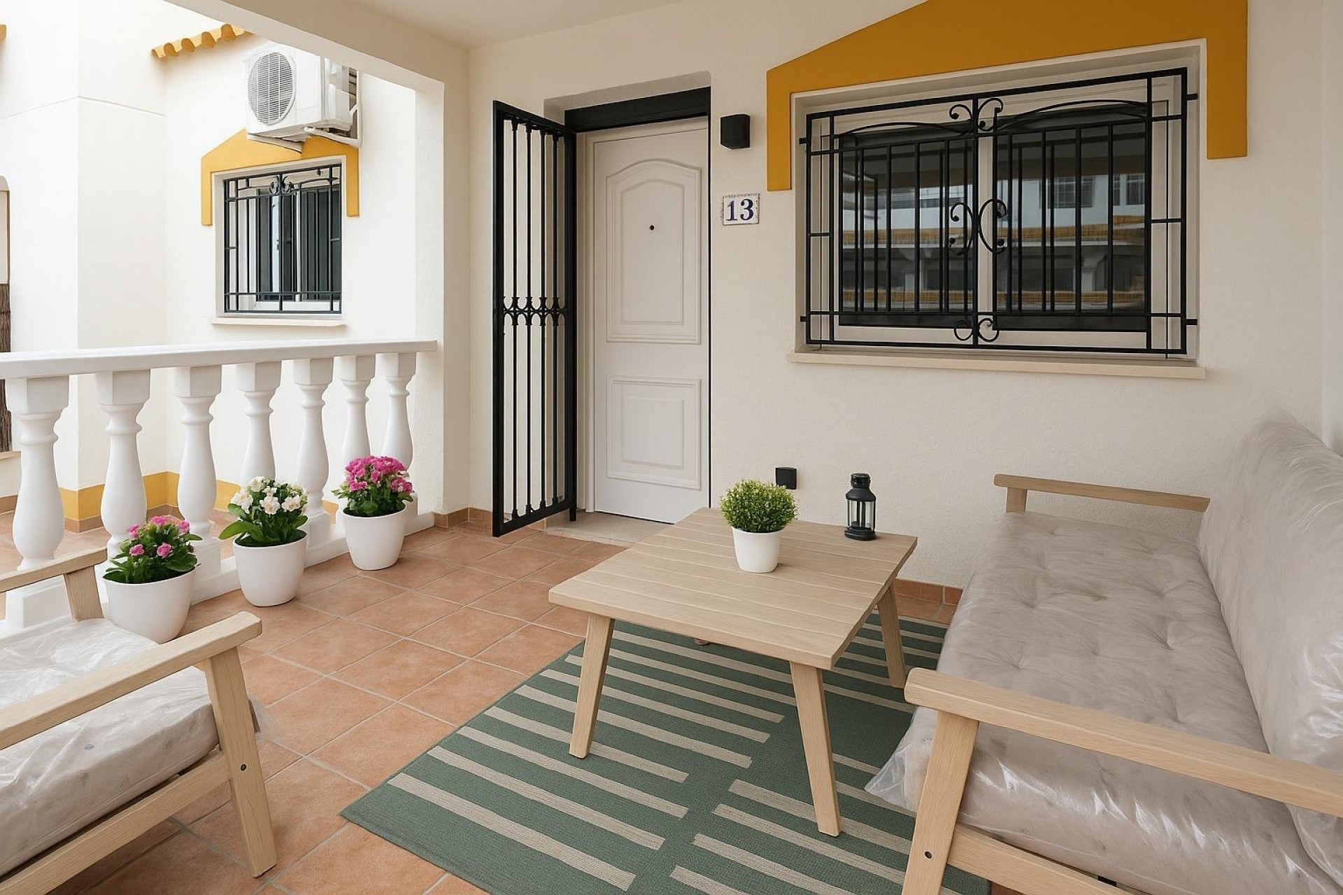 Brukt - Tosidig -
Orihuela - Urbanización Perla Del Mar
