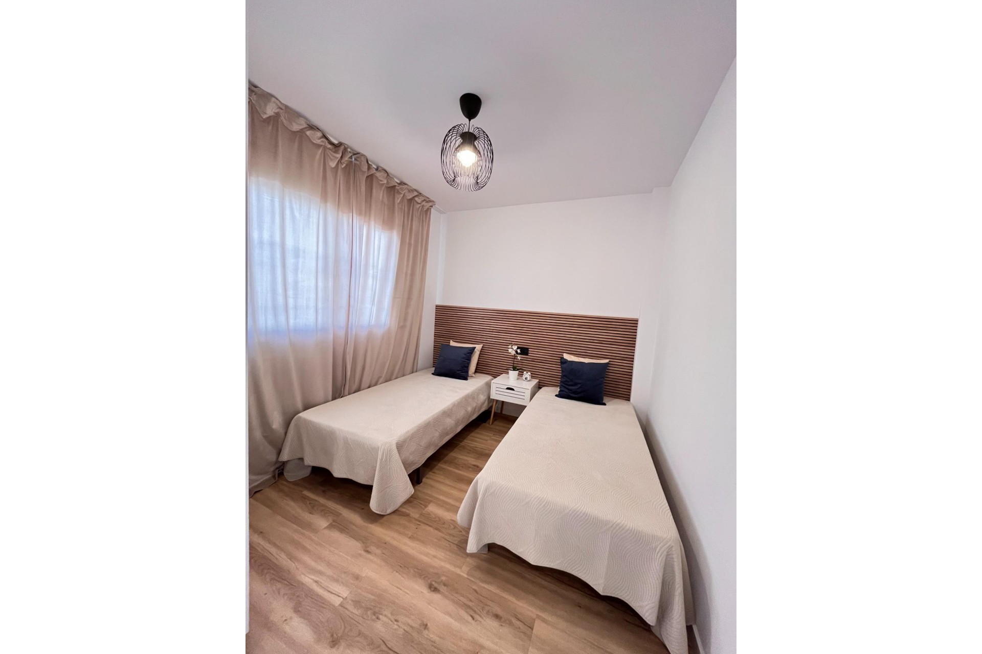Brukt - Tosidig -
Orihuela - Urbanización Perla Del Mar