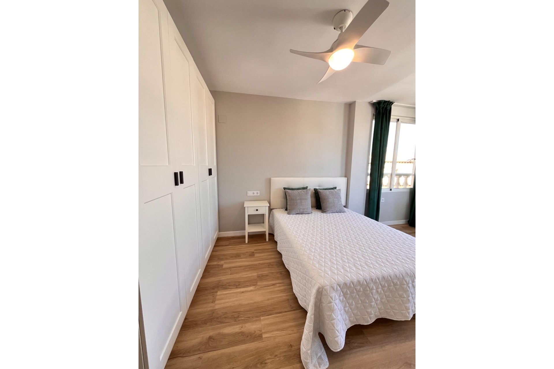 Brukt - Tosidig -
Orihuela - Urbanización Perla Del Mar