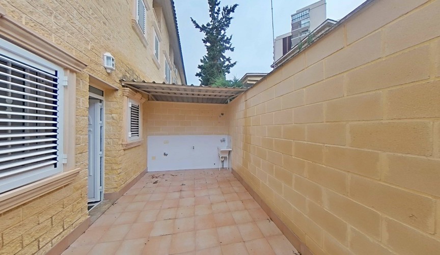 Brukt - Tosidig -
Santiago de la Ribera - Santiago De La Ribera