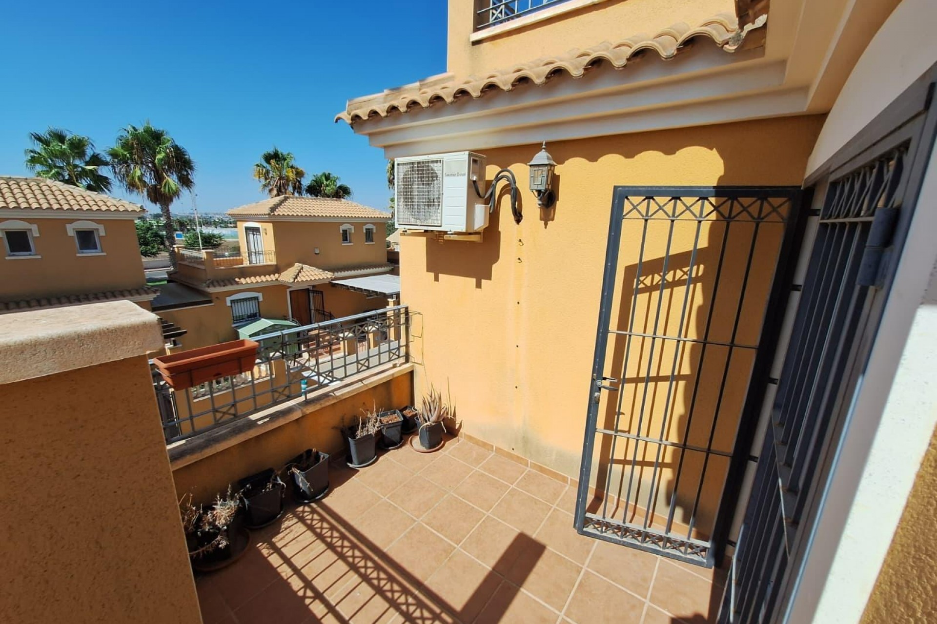 Brukt - Tosidig -
Torrevieja - aguas nuevas