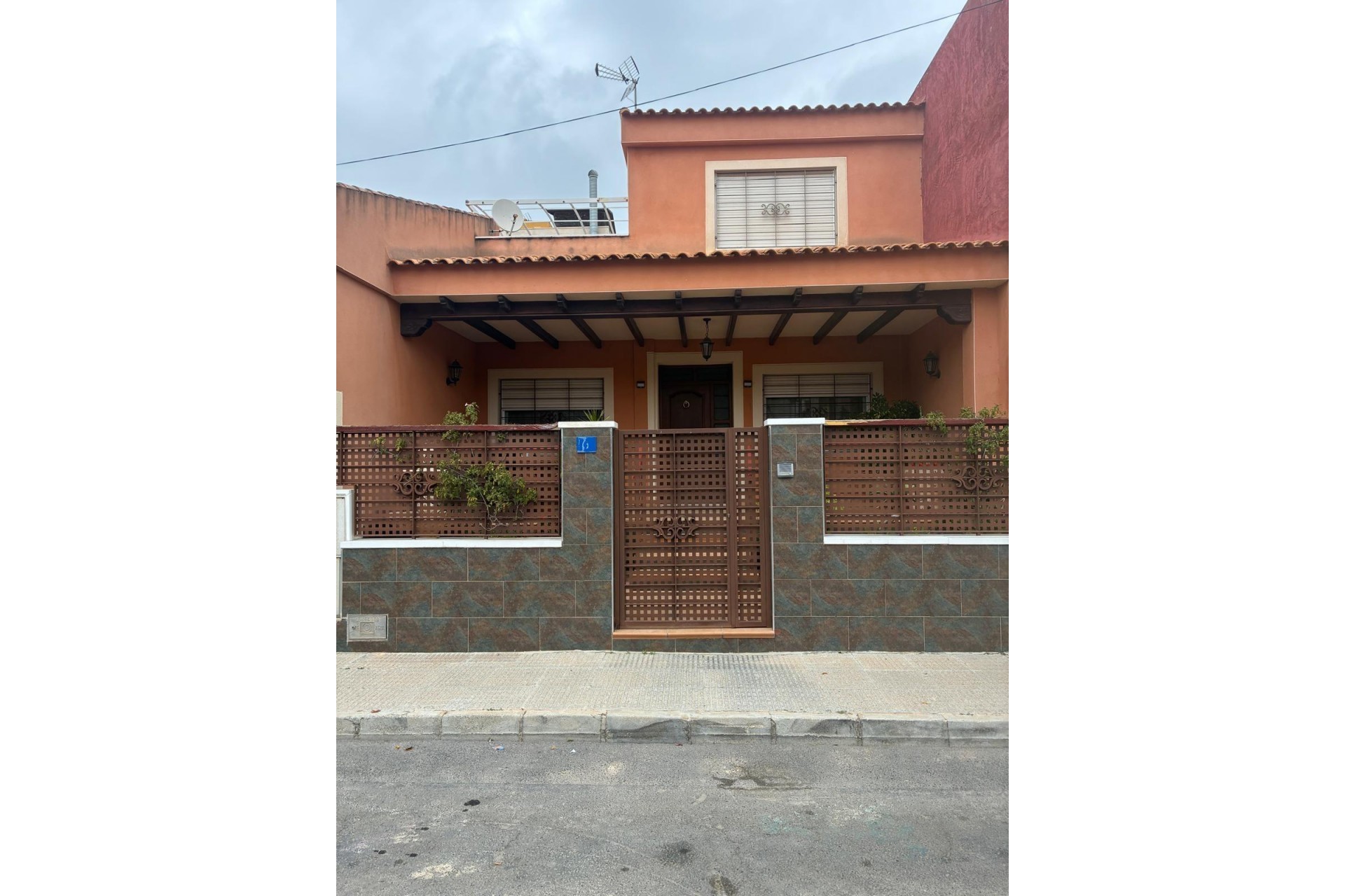 Brukt - Town House -
Algorfa - Pueblo 3