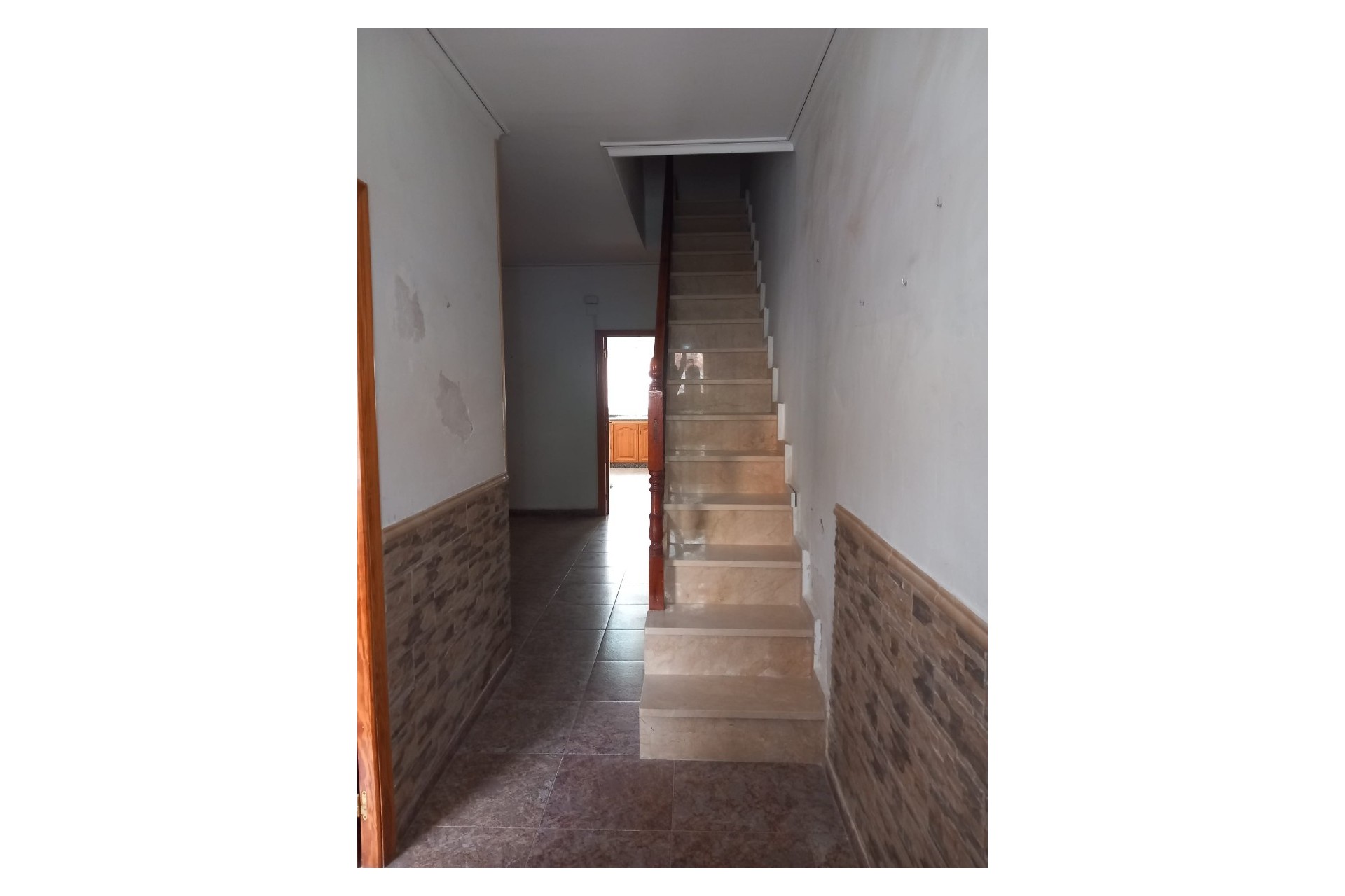 Brukt - Town House -
Algueña - Inland