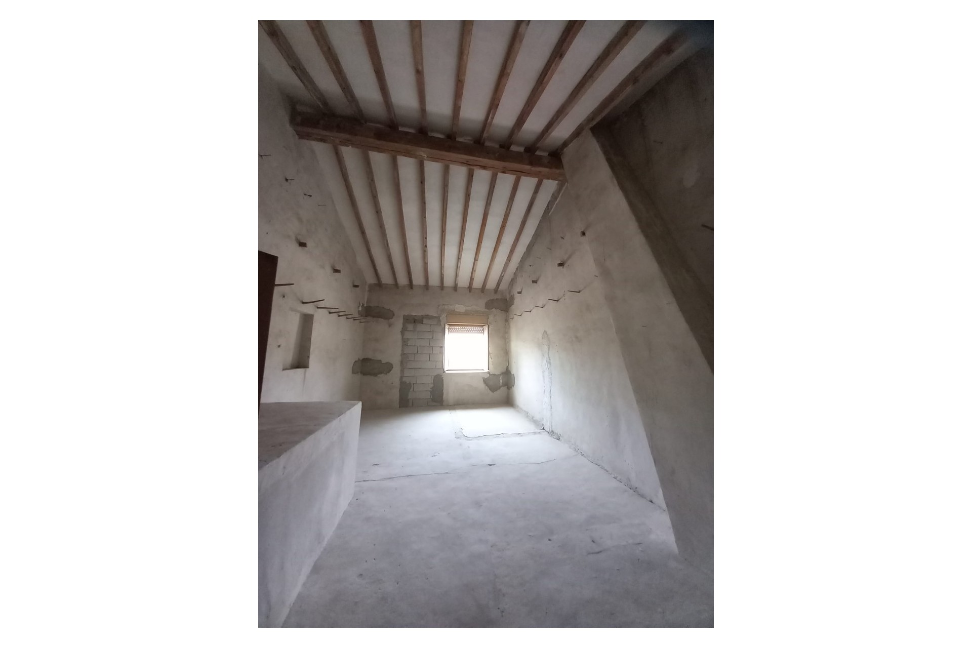 Brukt - Town House -
Algueña - Inland