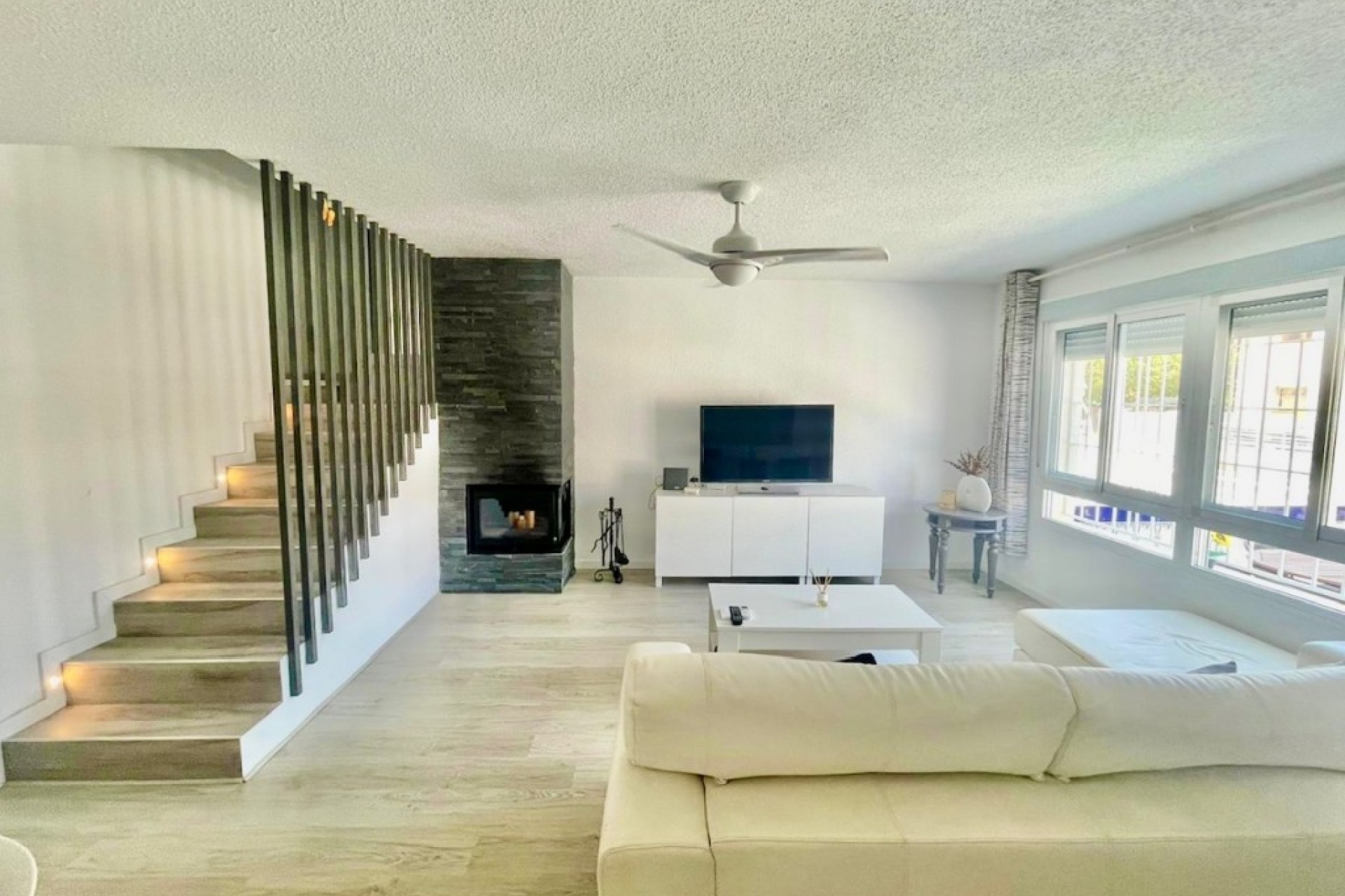 Brukt - Town House -
Aquilas