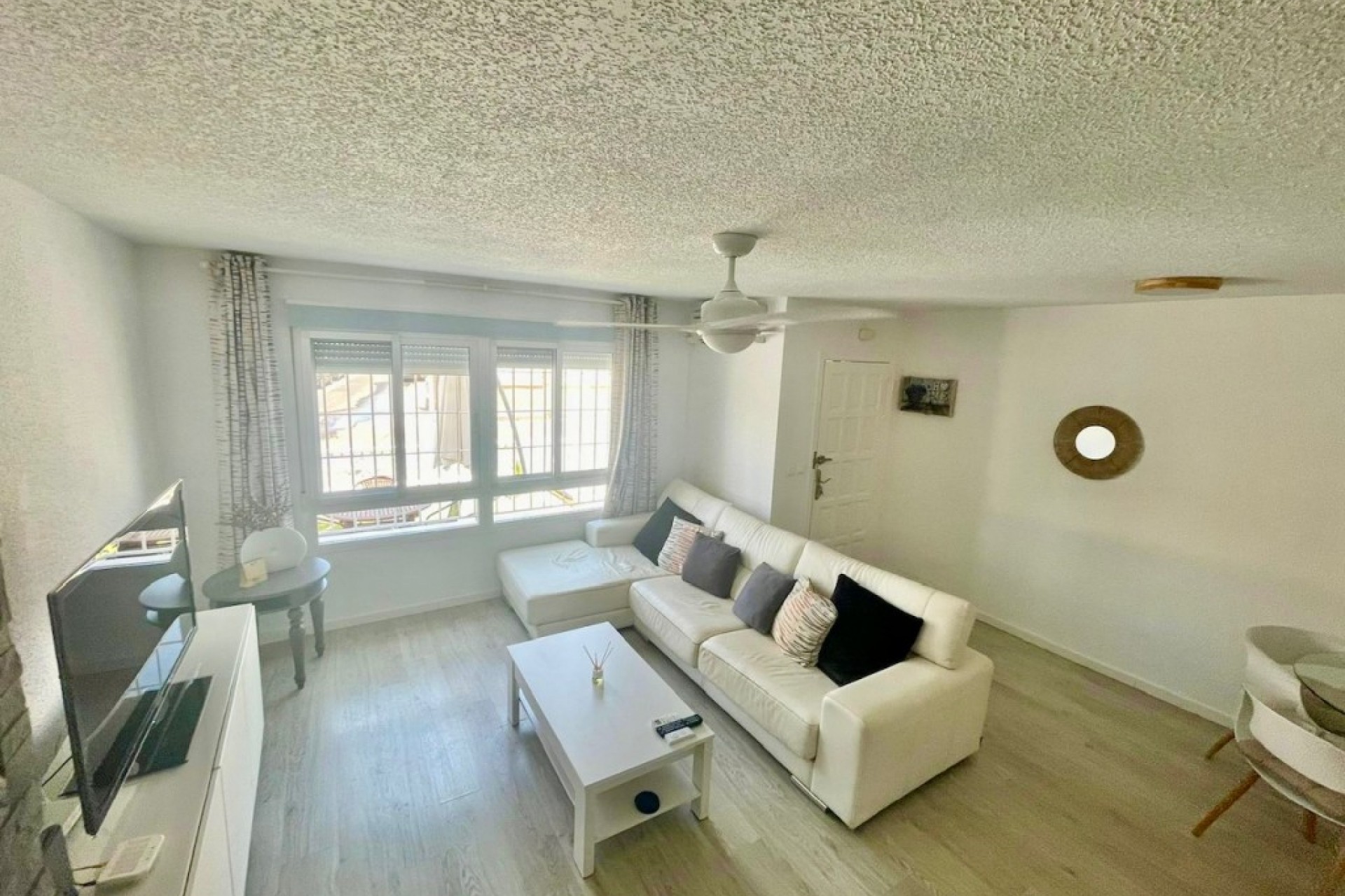 Brukt - Town House -
Aquilas