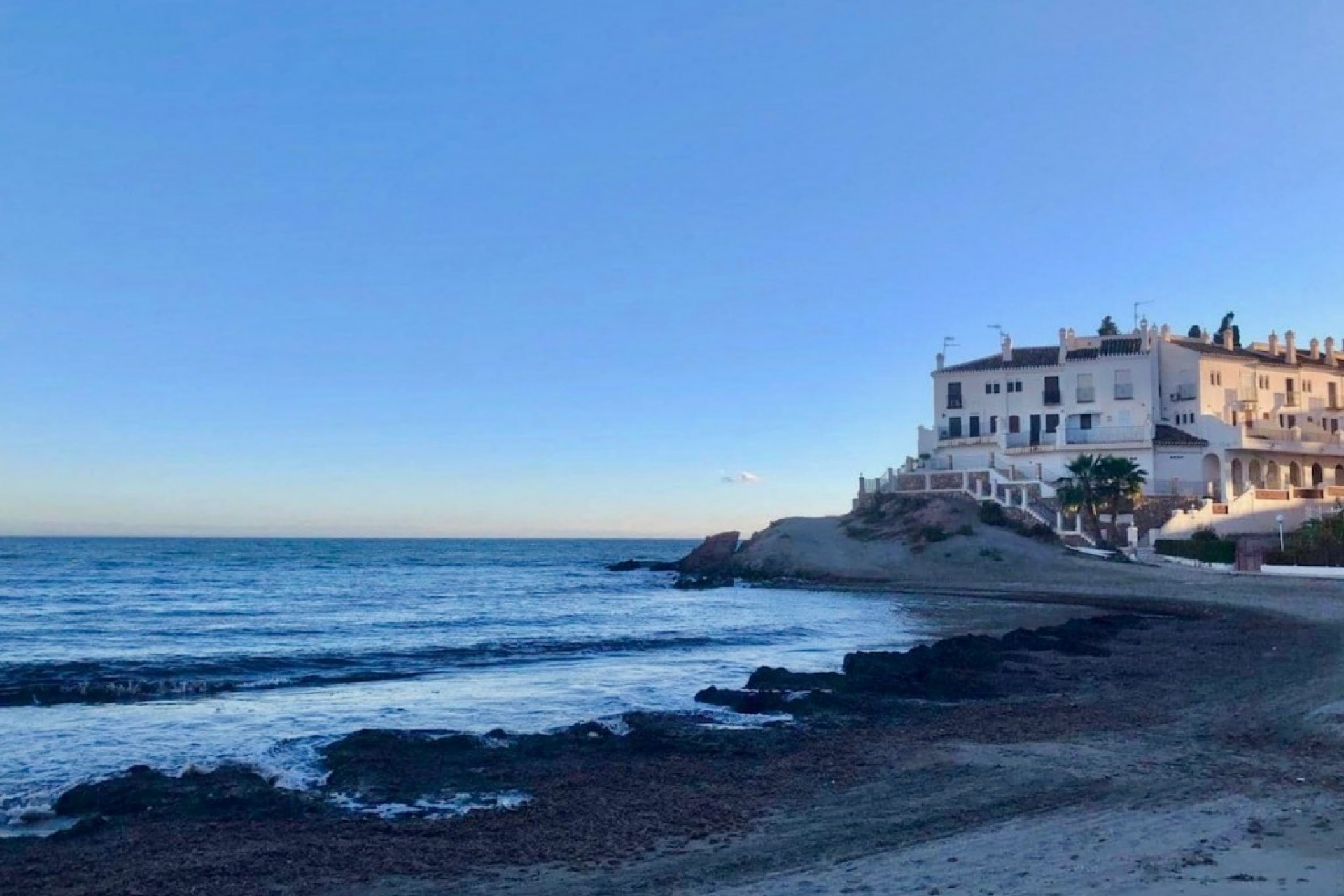 Brukt - Town House -
Aquilas