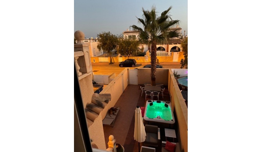 Brukt - Town House -
Avileses - Jerónimo Y Avileses