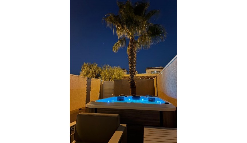 Brukt - Town House -
Avileses - Jerónimo Y Avileses