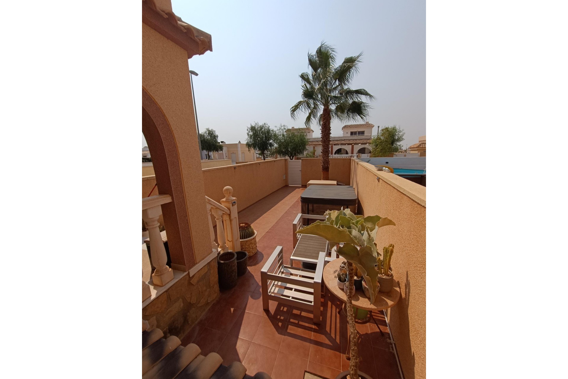 Brukt - Town House -
Avileses - Jerónimo Y Avileses