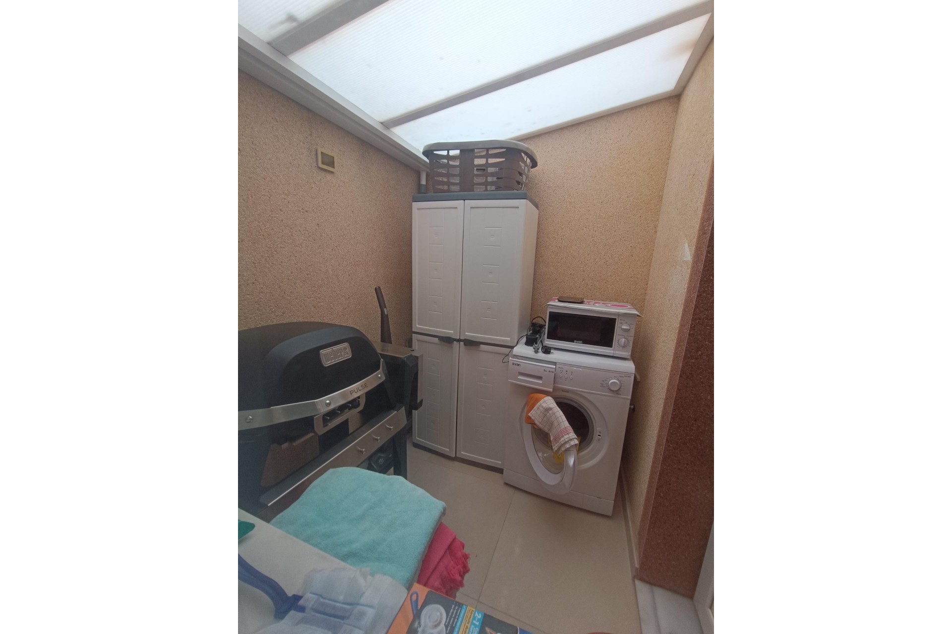 Brukt - Town House -
Avileses - Jerónimo Y Avileses