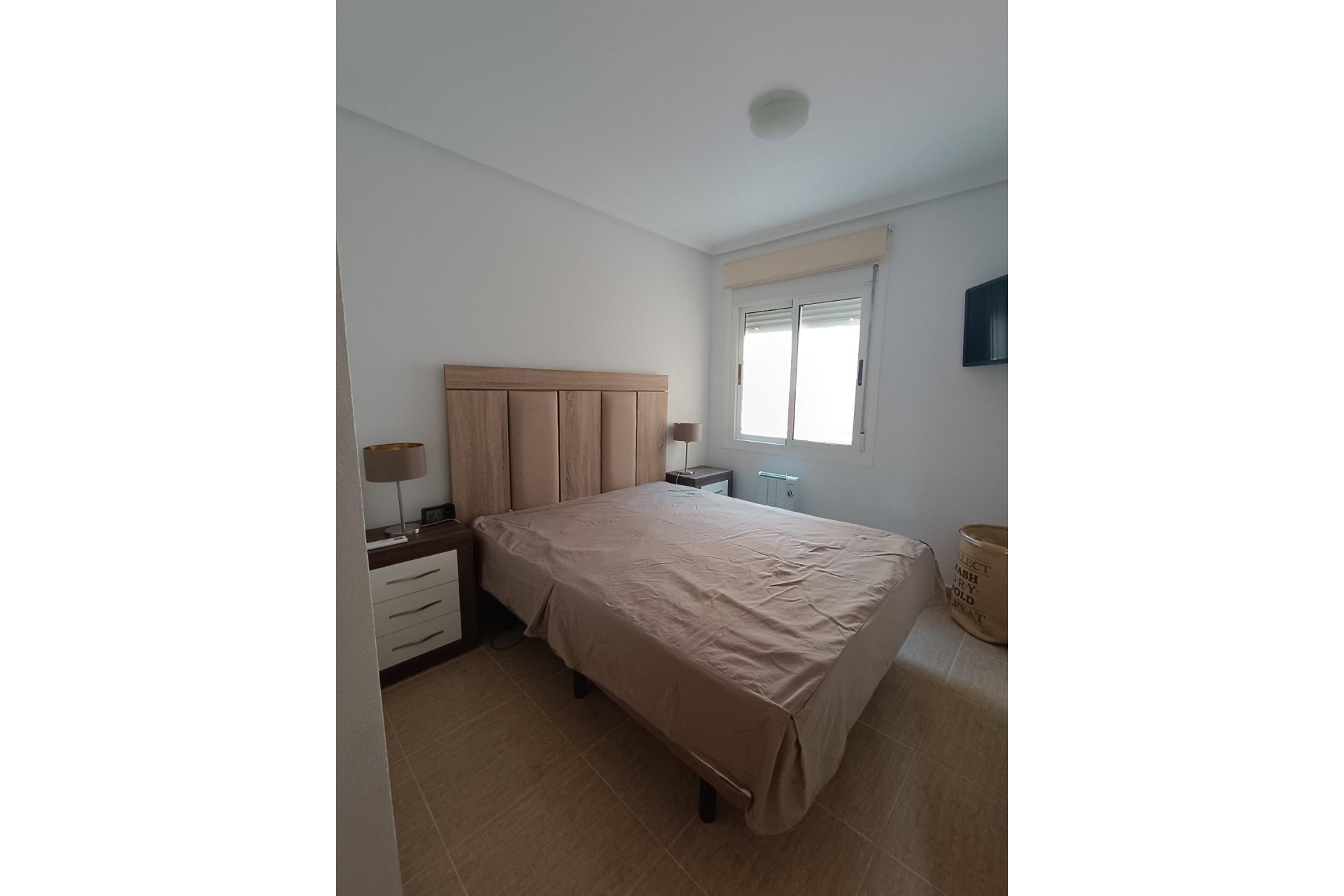 Brukt - Town House -
Avileses - Jerónimo Y Avileses