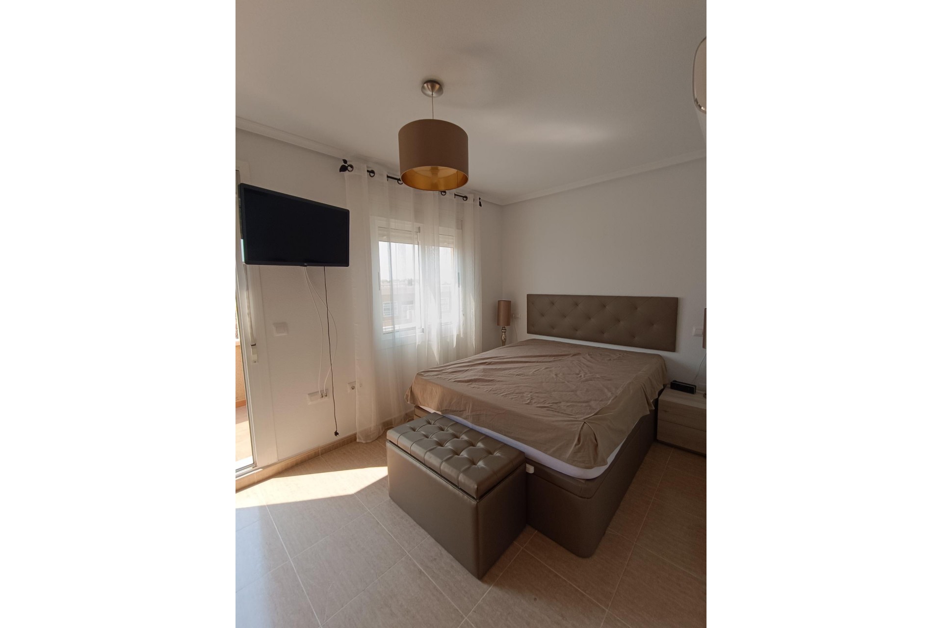 Brukt - Town House -
Avileses - Jerónimo Y Avileses