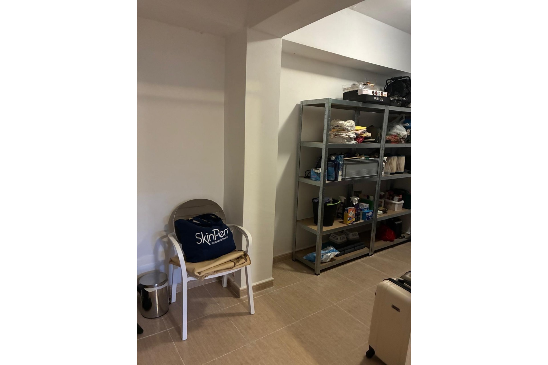 Brukt - Town House -
Avileses - Jerónimo Y Avileses