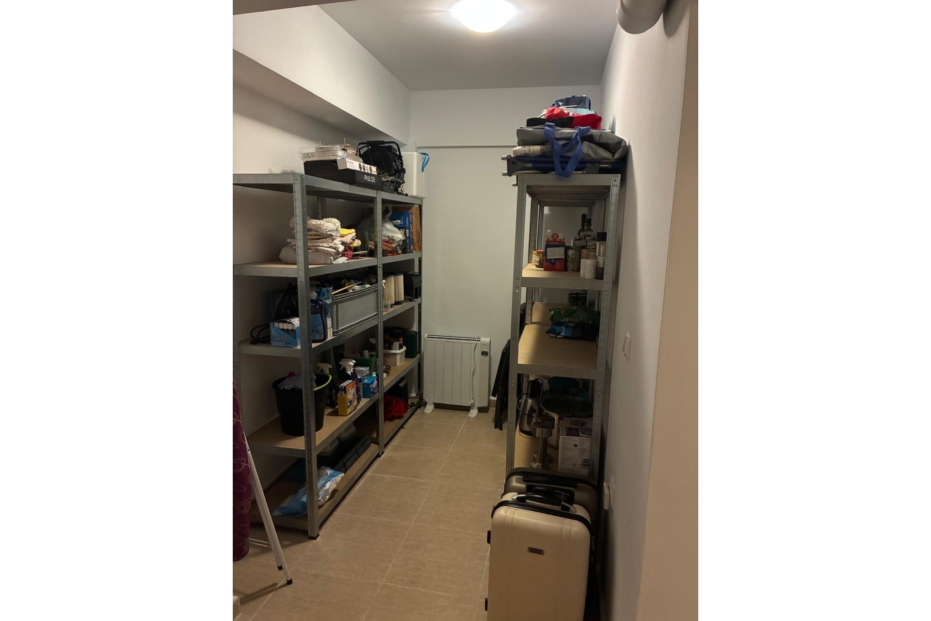 Brukt - Town House -
Avileses - Jerónimo Y Avileses