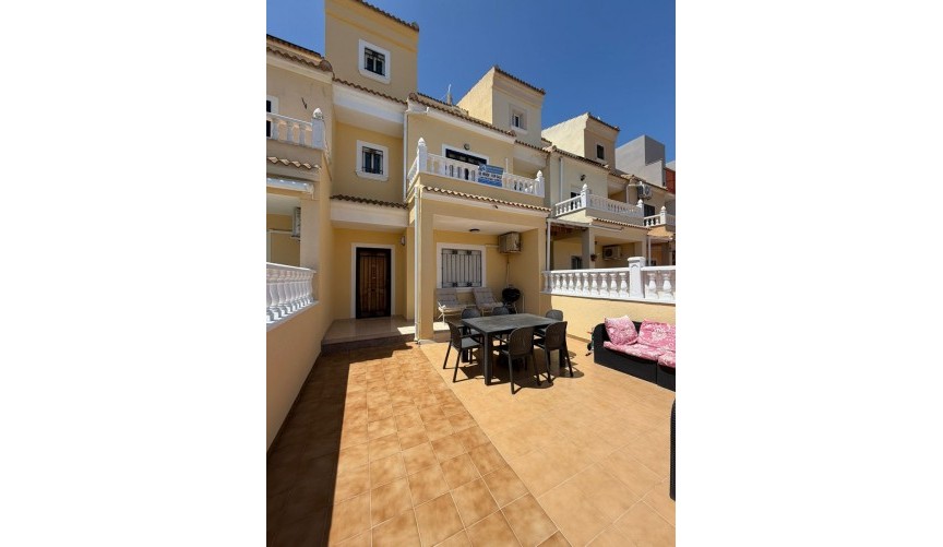 Brukt - Town House -
Campoamor - Costa Blanca