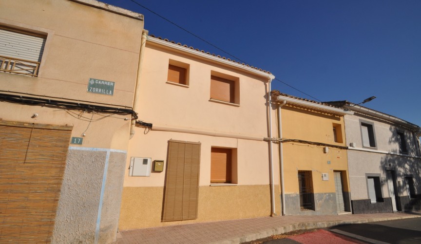 Brukt - Town House -
Casas Del Señor - Inland