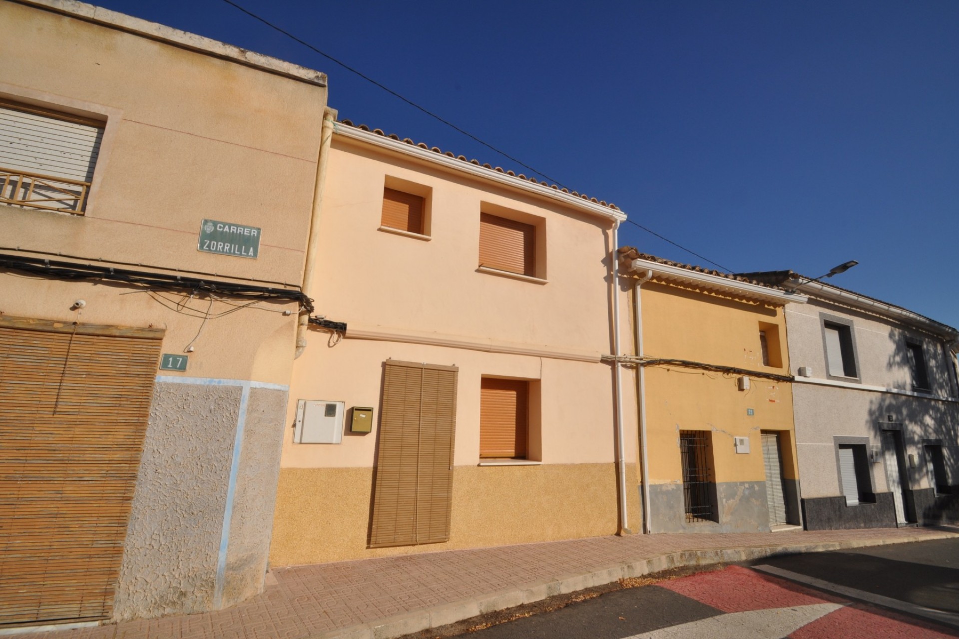 Brukt - Town House -
Casas Del Señor - Inland