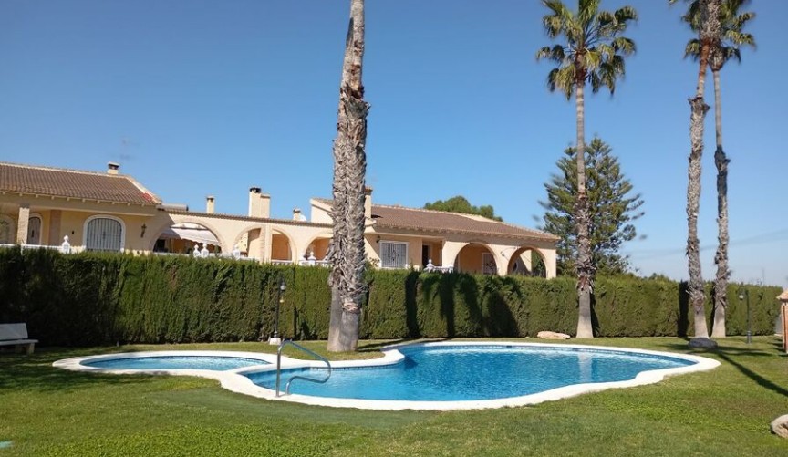 Brukt - Town House -
Catral - Costa Blanca