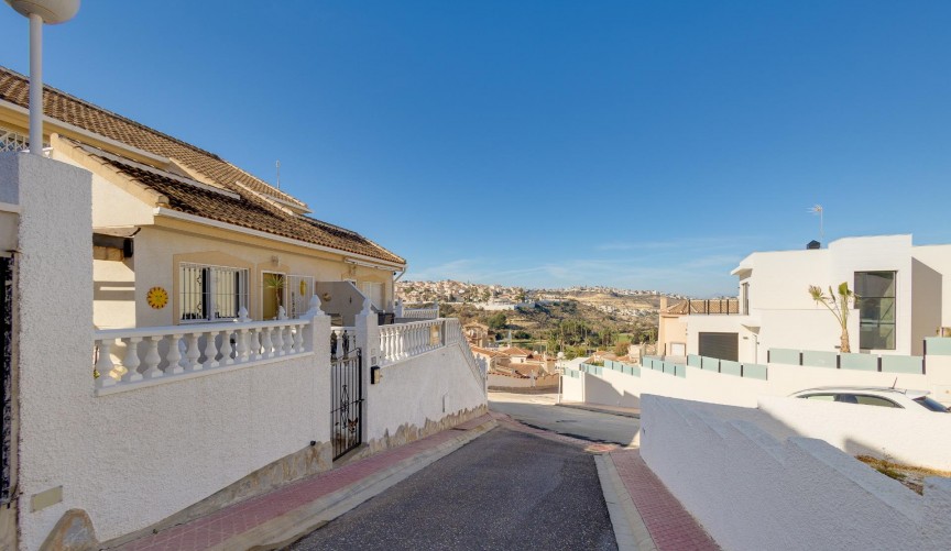 Brukt - Town House -
Ciudad Quesada - Costa Blanca