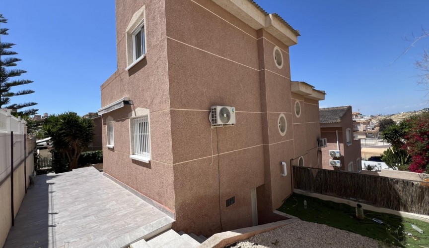 Brukt - Town House -
Ciudad Quesada - Costa Blanca