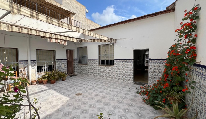 Brukt - Town House -
Dolores - Centro