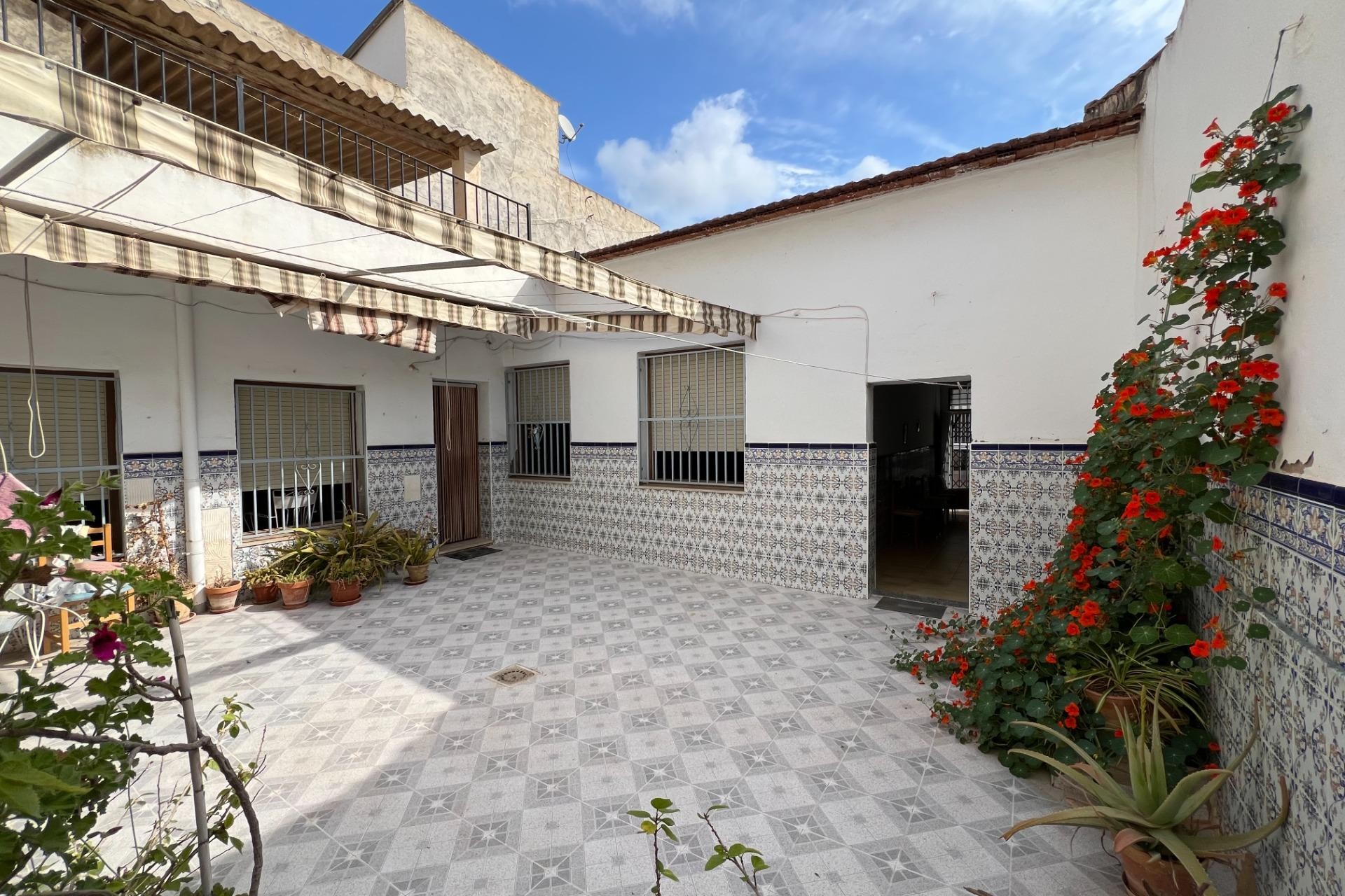 Brukt - Town House -
Dolores - Centro