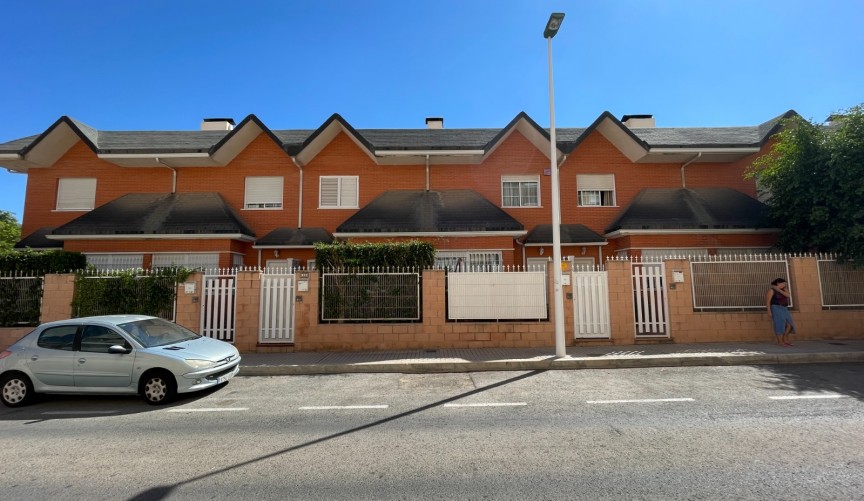 Brukt - Town House -
Elche - Costa Blanca