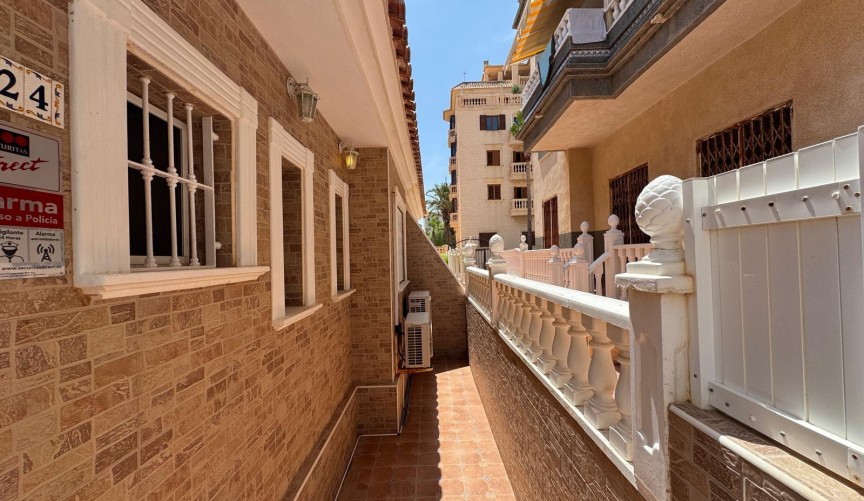 Brukt - Town House -
Guardamar del Segura - Urbanizaciones