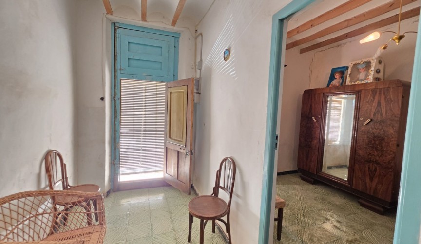Brukt - Town House -
Hondón de las Nieves - Inland
