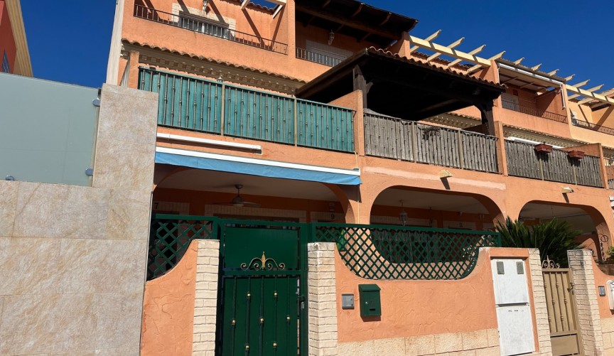 Brukt - Town House -
Jacarilla - Inland